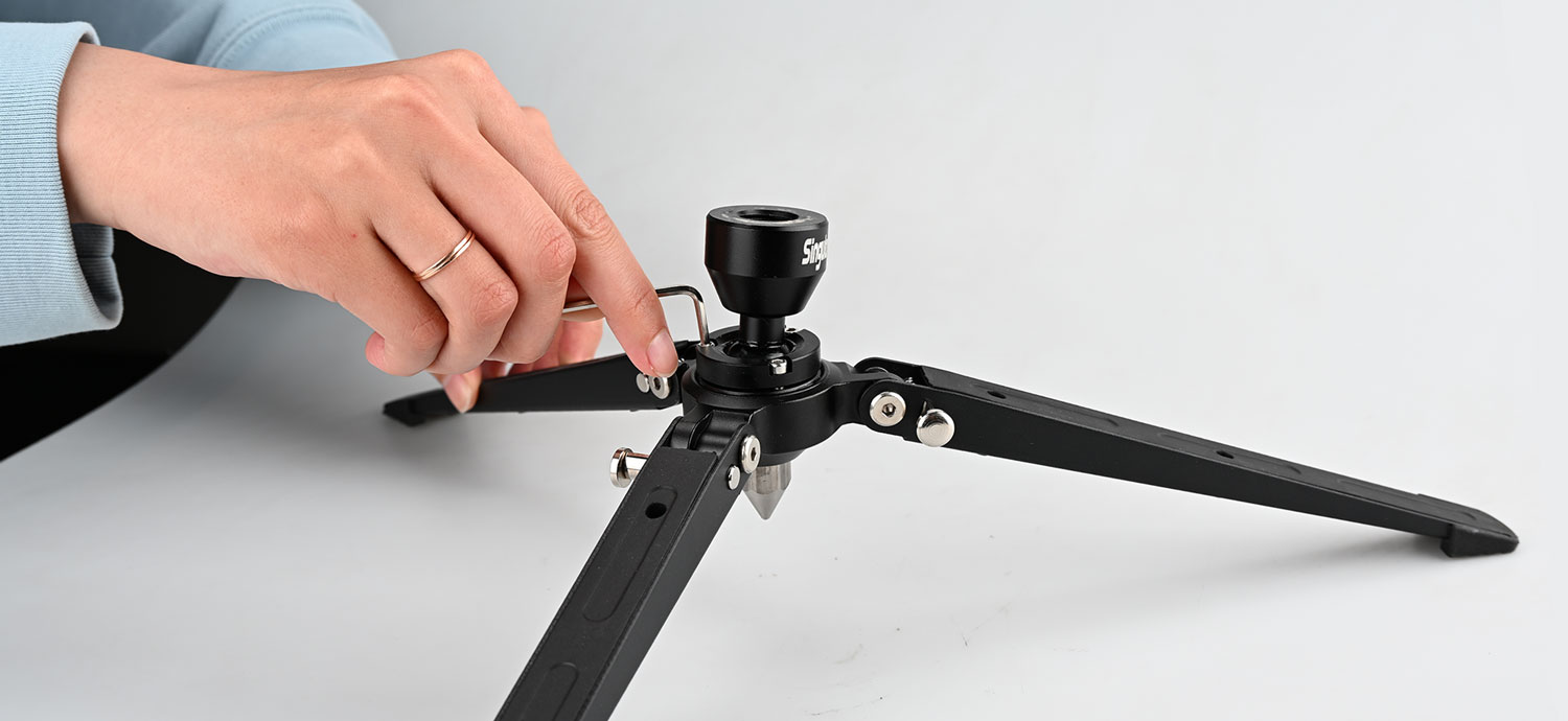 Adjusting the stabilizer leg locking mechanism
